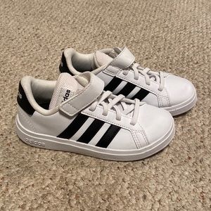 New! Never been worn! Toddler size 11 adidas grand court sneakers